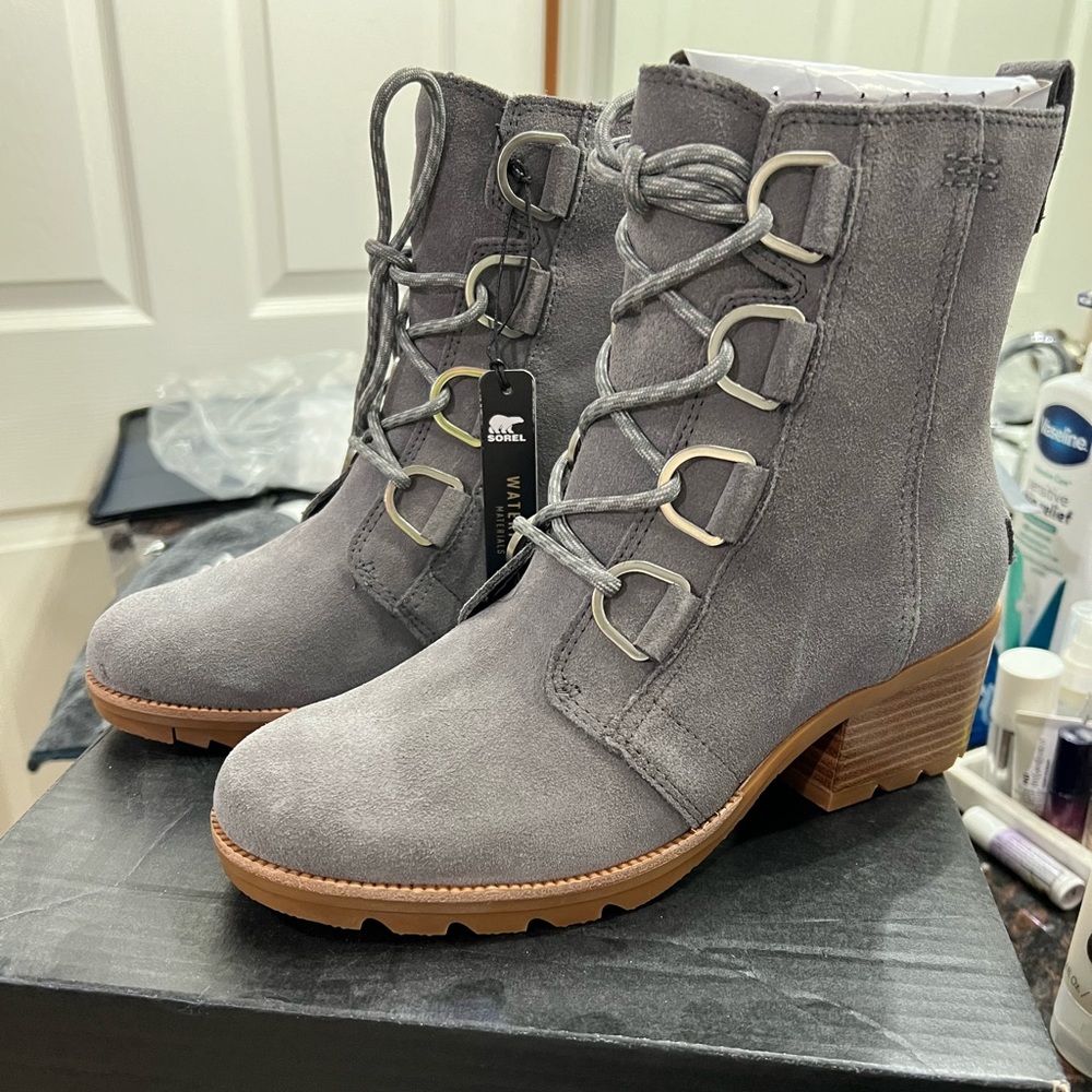 SOREL Cate Lace up boots